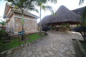 Property grounds - Entebbe Palm Hotel (Entebbe)