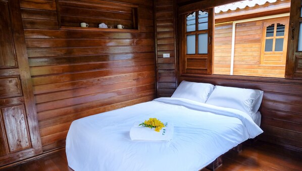 Free WiFi, bed sheets