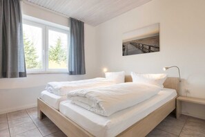 2 bedrooms, WiFi, bed sheets