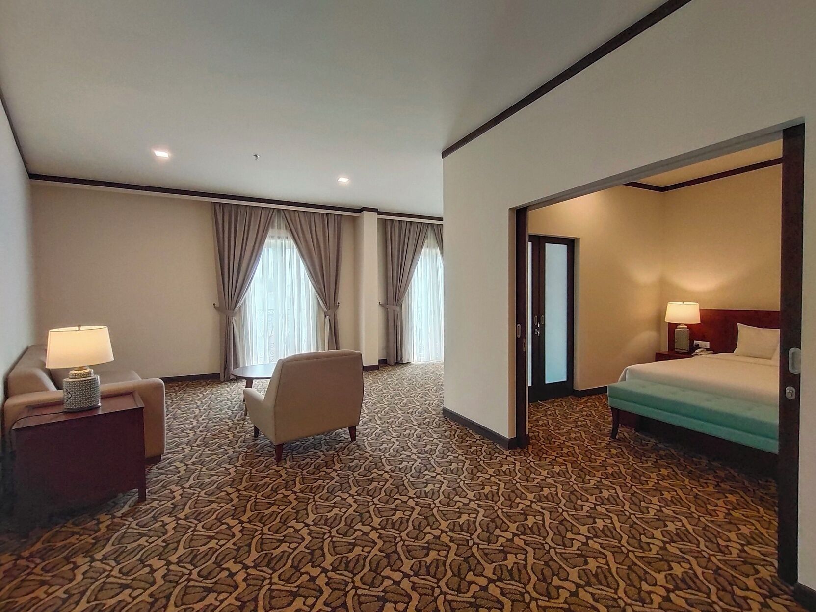 Premium bedding, down comforters, desk, laptop workspace