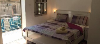 アッコ ゲート ホステル