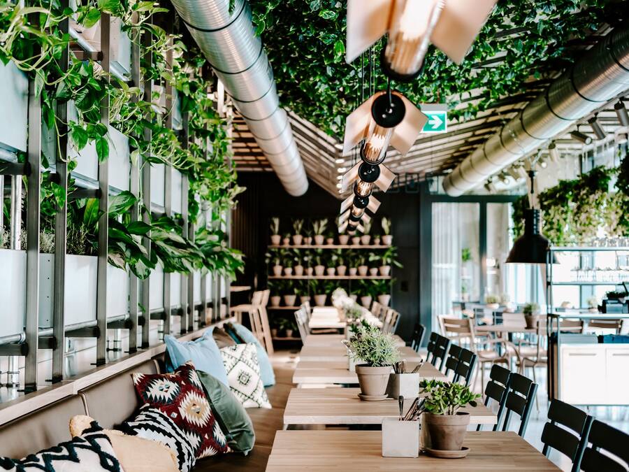 Breakfast, lunch, dinner served; international cuisine