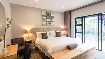 King/Twin Rooms | 1 bedroom, minibar, in-room safe, individually decorated