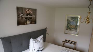 2 bedrooms, premium bedding, soundproofing, iron/ironing board