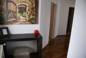 Comfort Apartment, 2 Bedrooms, Balcony | 2 bedrooms, premium bedding, soundproofing, iron/ironing board - Moor Apartment (Singen)