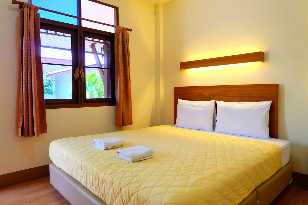 Rollaway beds, free WiFi