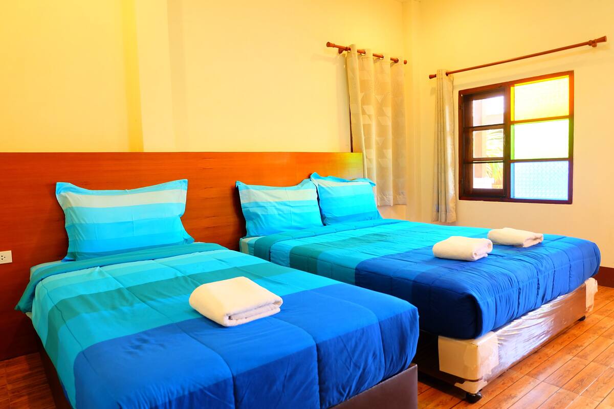 Rollaway beds, free WiFi