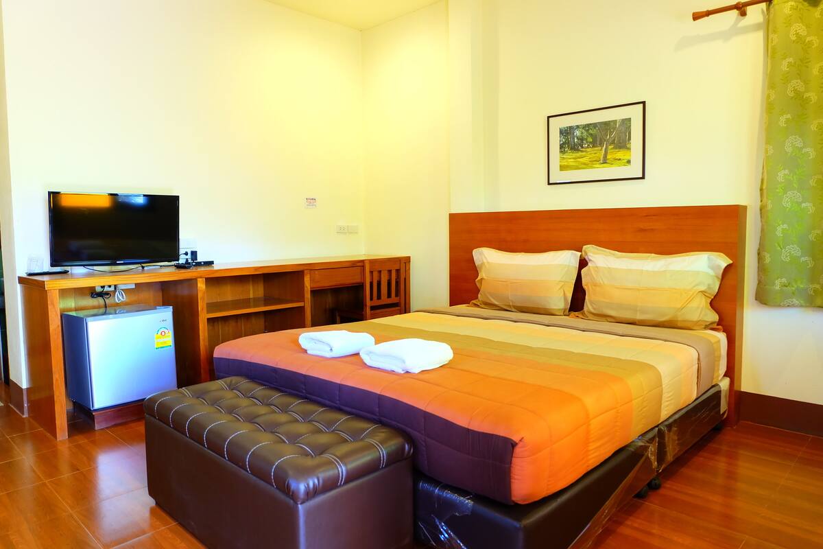 Rollaway beds, free WiFi