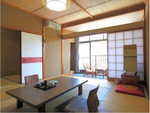 Unclassified image, 2 of 7, button - Shimoda Izumiso (Shimoda)
