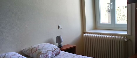 尊荣双人房 | 特色装修、特色家居、遮光窗帘、免费 WiFi