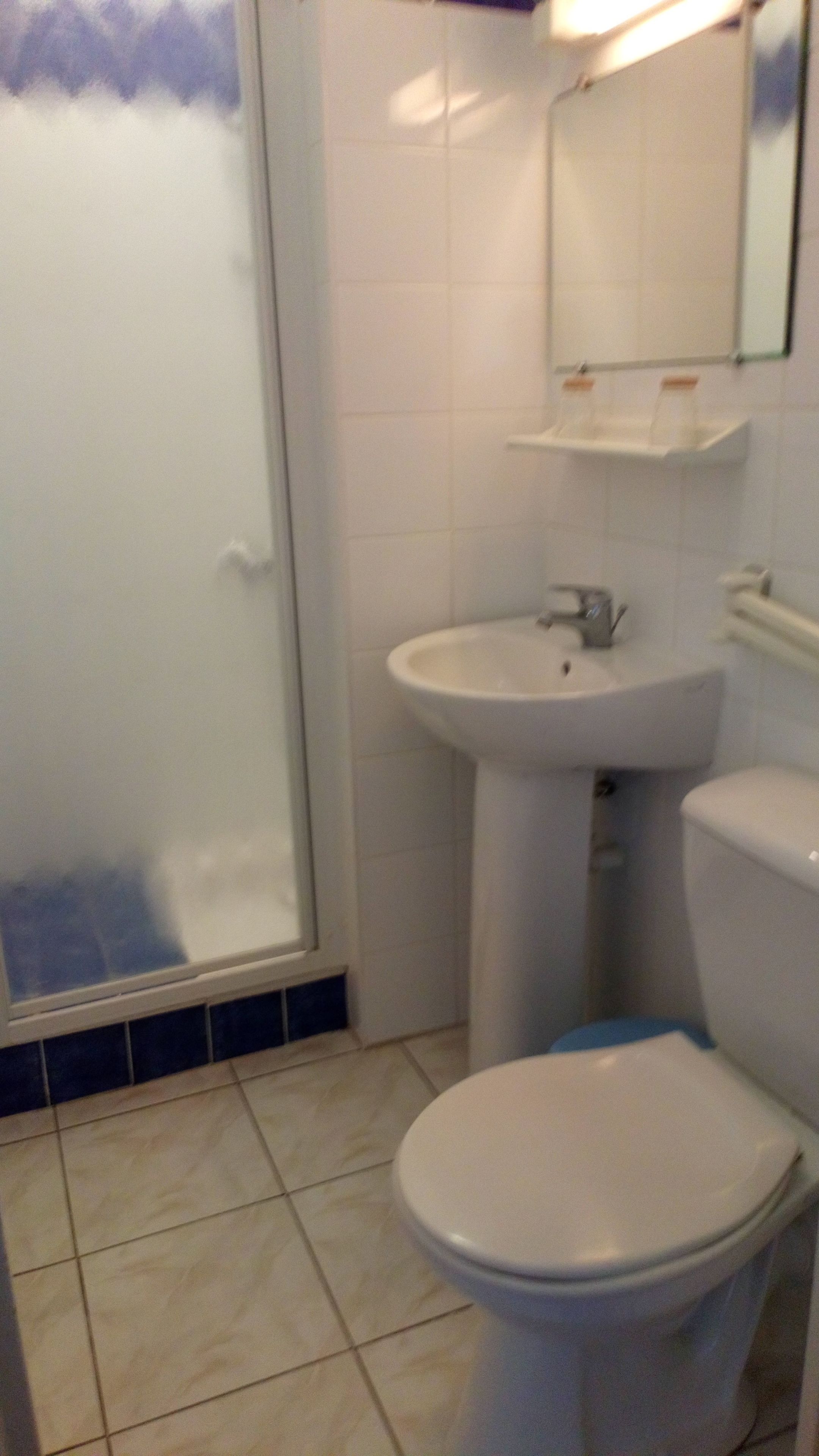 standard double room | bathroom sink