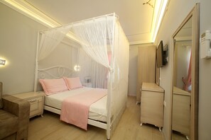 Standard Triple Room, Non Smoking | Desk, free WiFi - Ataol Otel (Bozcaada)