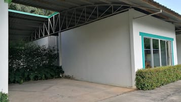 Ubetjent parkering (inkludert)