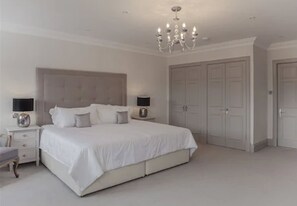 อพาร์ทเมนท์, 4 ห้องนอน | 4 ห้องนอน, เตารีด/โต๊ะรีดผ้า, Wi-Fi ฟรี, ผ้าปูที่นอน