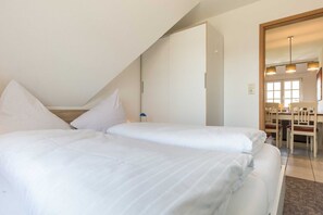 2 bedrooms, WiFi, bed sheets - Apartment upper floor center (ID 184) (Sankt Peter-Ording)