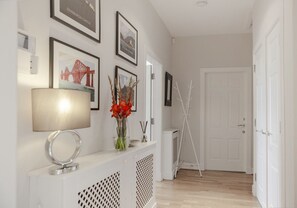 Apartemen, 2 kamar tidur | Area keluarga | TV layar datar dan perapian