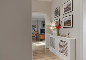 Apartemen, 2 kamar tidur | Area keluarga | TV layar datar dan perapian