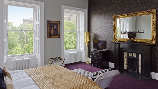 Unclassified image, 1 of 33, button - The Edinburgh Castle Suite (Edinburgh)