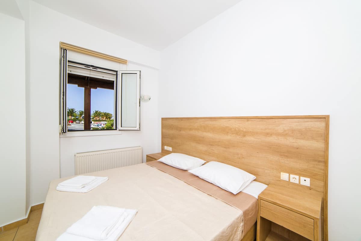 1 bedroom, in-room safe, iron/ironing board, free WiFi