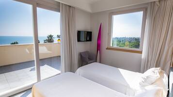 Een minibar, geluiddichte muren, gratis babybedden, gratis wifi