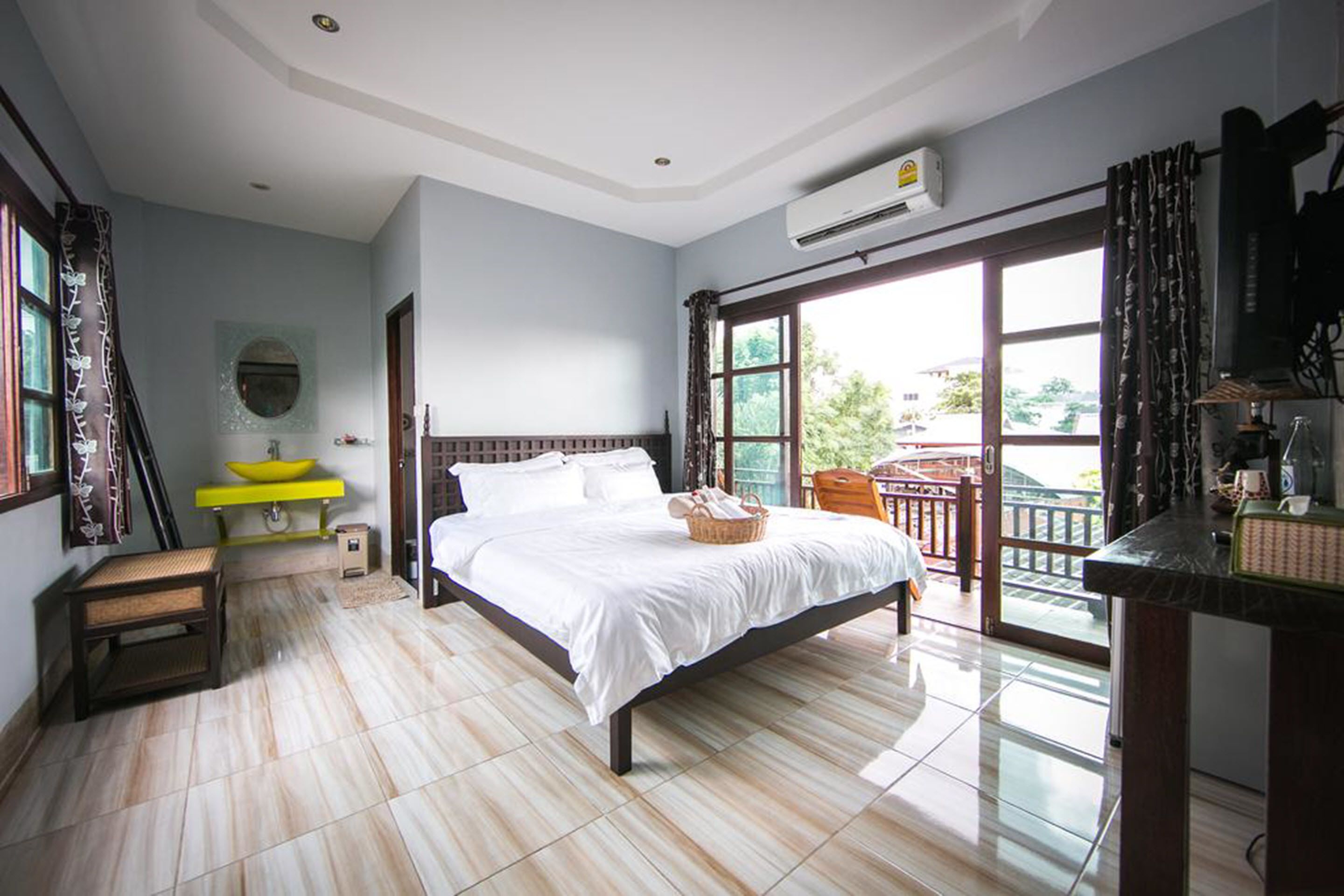 Camera Superior | Minibar, una scrivania, ferro/asse da stiro, Wi-Fi gratuito