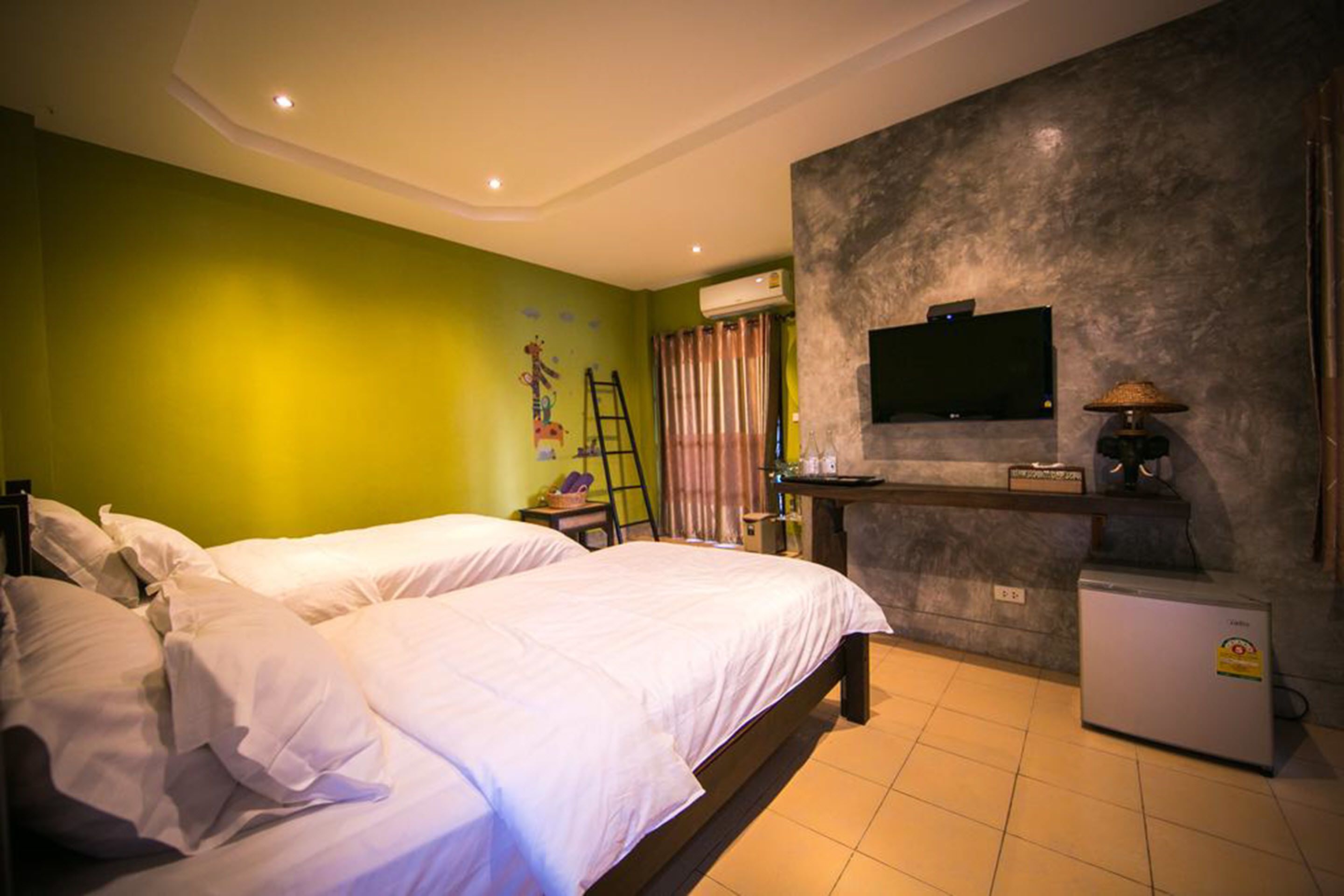 Camera con 2 letti singoli | Minibar, una scrivania, ferro/asse da stiro, Wi-Fi gratuito