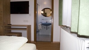 1 bedroom, desk, WiFi - Double room - Nattererboden - Rooms and apartments (Natters)