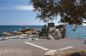 Beach nearby, sun loungers, beach towels - Villa Chevalier at Kiotari Beach,  south of Lindos (Dodekanissos)