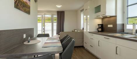 Réfrigérateur, micro-ondes, four, lave-vaisselle