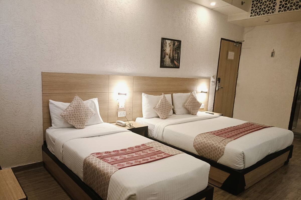 家庭套房 | 客房内保险箱、办公桌、隔音、熨斗/熨衣板
