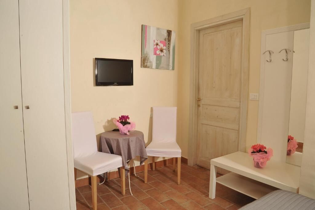 公寓, 2 間臥 室, 非吸煙房, 小廚 | 迷你吧、房內夾萬、書桌、隔音