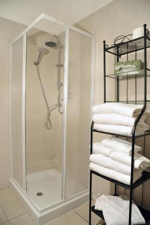 Appartement, 2 chambres, non-fumeur, coin cuisine | Salle de bain