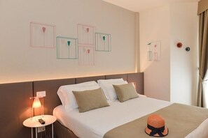 Habitación Deluxe doble | Ropa de cama de alta calidad, minibar, caja fuerte