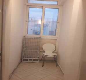 Căn hộ trung tâm thành phố, 2 phòng ngủ | Ban công