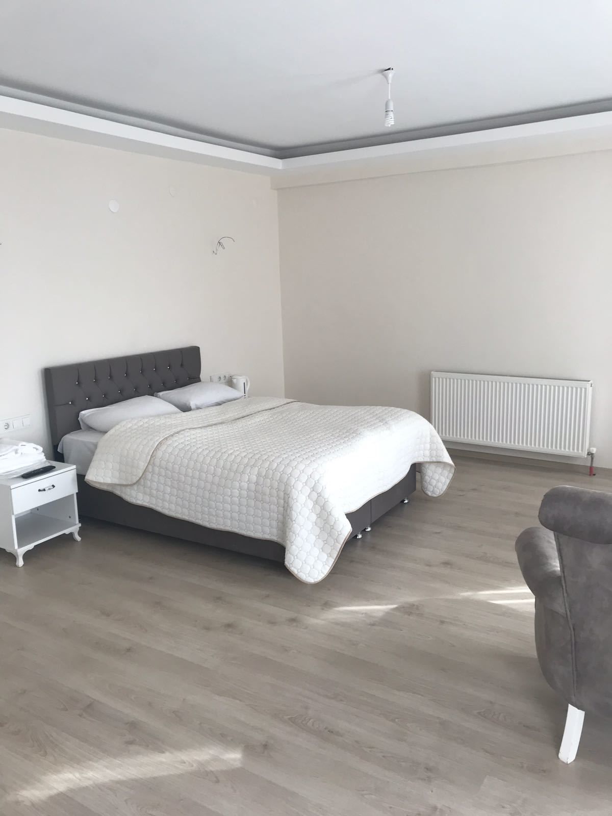 Meja kerja, setrika/meja setrika, dan Wi-Fi gratis