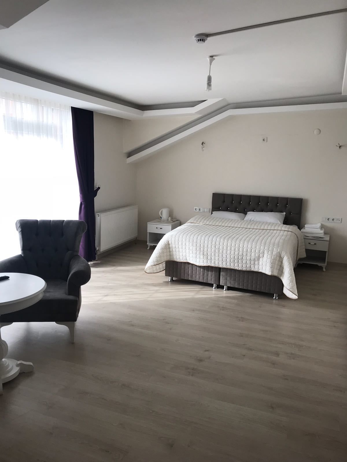 Meja kerja, setrika/meja setrika, dan Wi-Fi gratis