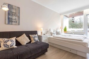 1 bedroom, WiFi, bed sheets - Apartment 30 "Strandläufer" (ID 333) (Room category) - Apartment 30 "Strandläufer" (ID 333) (Sankt Peter-Ording)