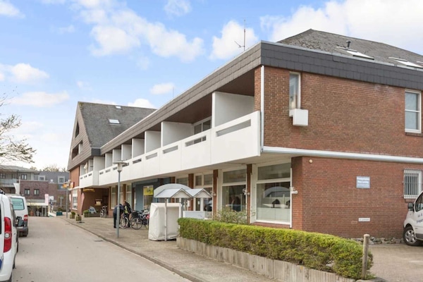 Nordostansicht Haus Loreley, Im Bad 37, St. Peter-Bad, Ferienwohnungen SPO