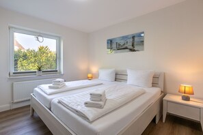 2 Schlafzimmer, Reisekinderbett, WLAN, Bettwäsche