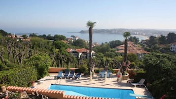 Sesongbasert utendørsbasseng