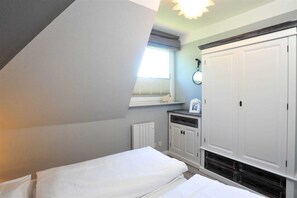 Unclassified image, 5 of 16, button