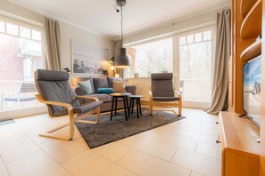 Unclassified image, 2 of 17, button