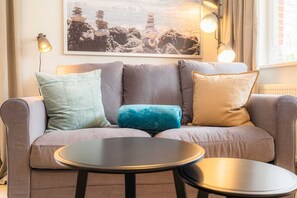 Unclassified image, 3 of 17, button