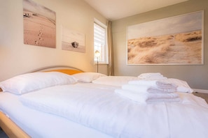 2 bedrooms, WiFi, bed sheets