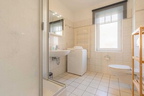 Unclassified image, 4 of 17, button