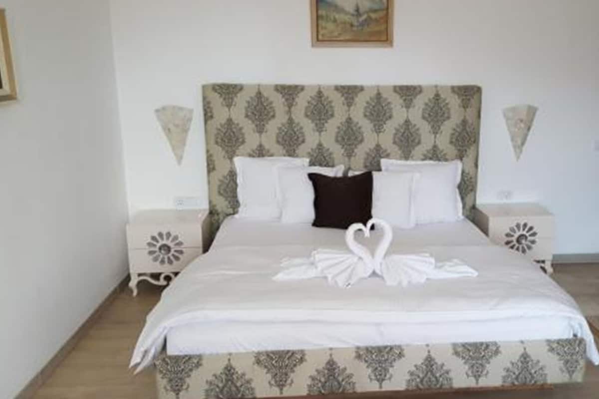 Apartment, 2 Bedrooms, Balcony | 1 bedroom, soundproofing, free wired internet, bed sheets