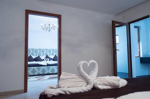 Apartment, 2 Bedrooms, Balcony