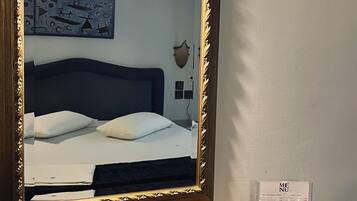 Fer et planche à repasser, Wi-Fi gratuit, draps fournis