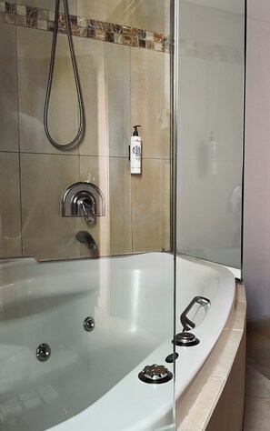 Chambre Double Deluxe | Salle de bain
