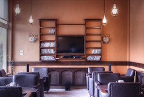 Bar (on property) - Mariam Hotel (Madaba)